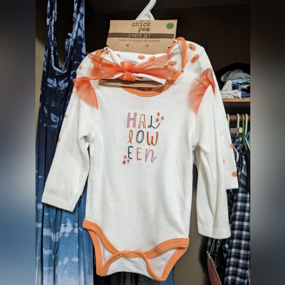 NWT Baby Girl Halloween Onesies set